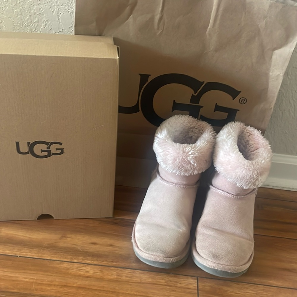 PINK UGGS 🥰
